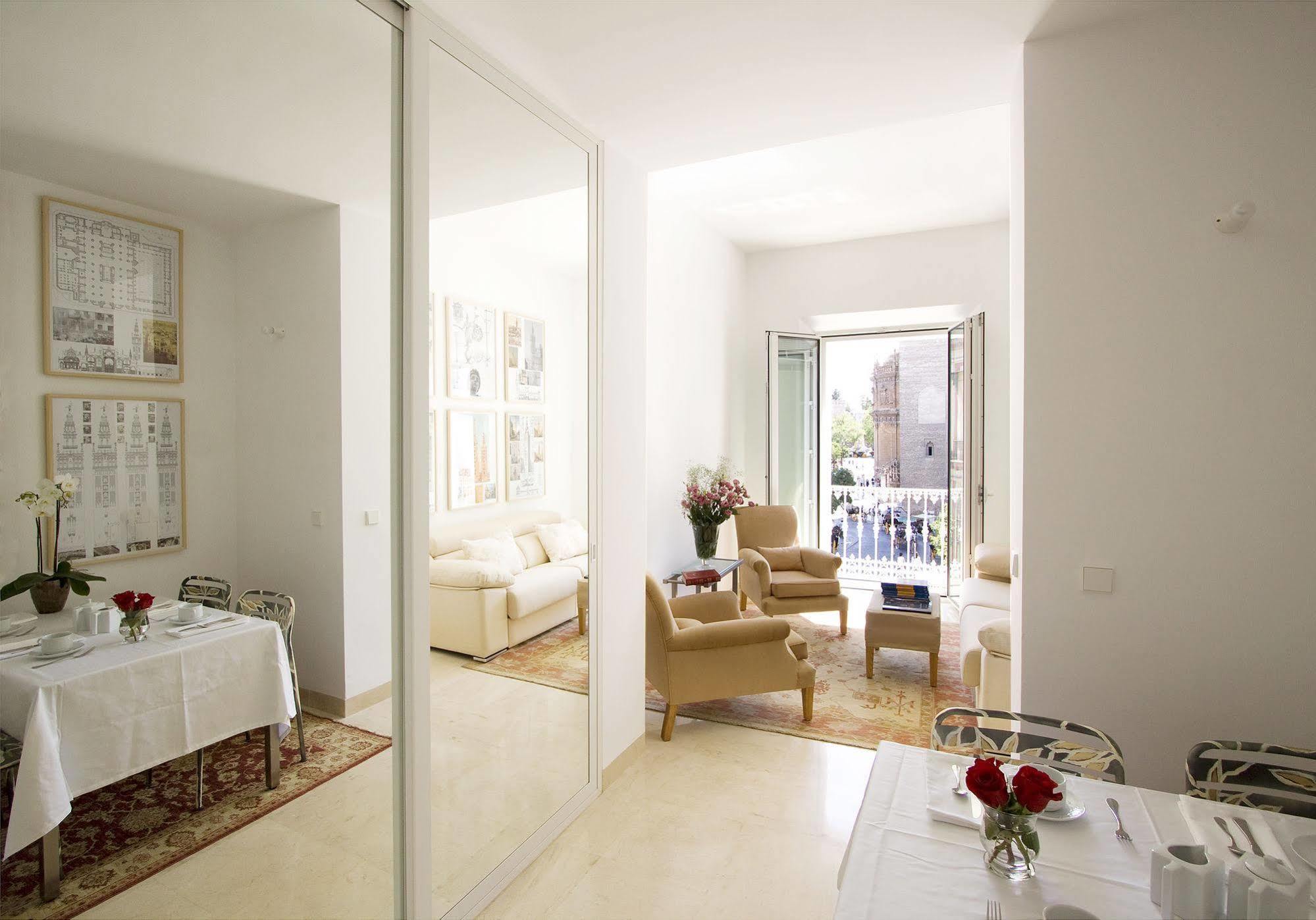Apartamentos Alemanes Gradas Luxury Séville Extérieur photo
