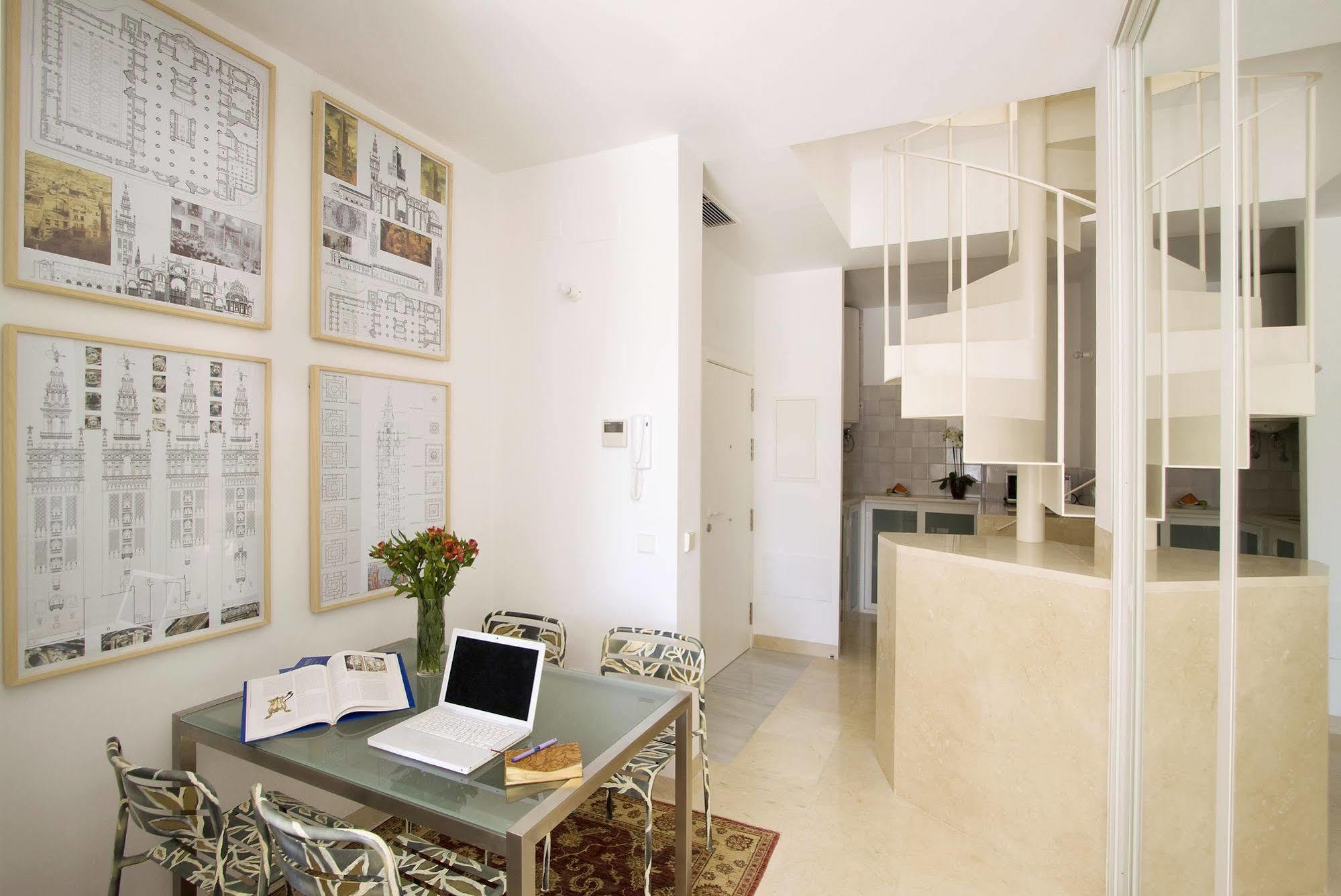 Apartamentos Alemanes Gradas Luxury Séville Extérieur photo